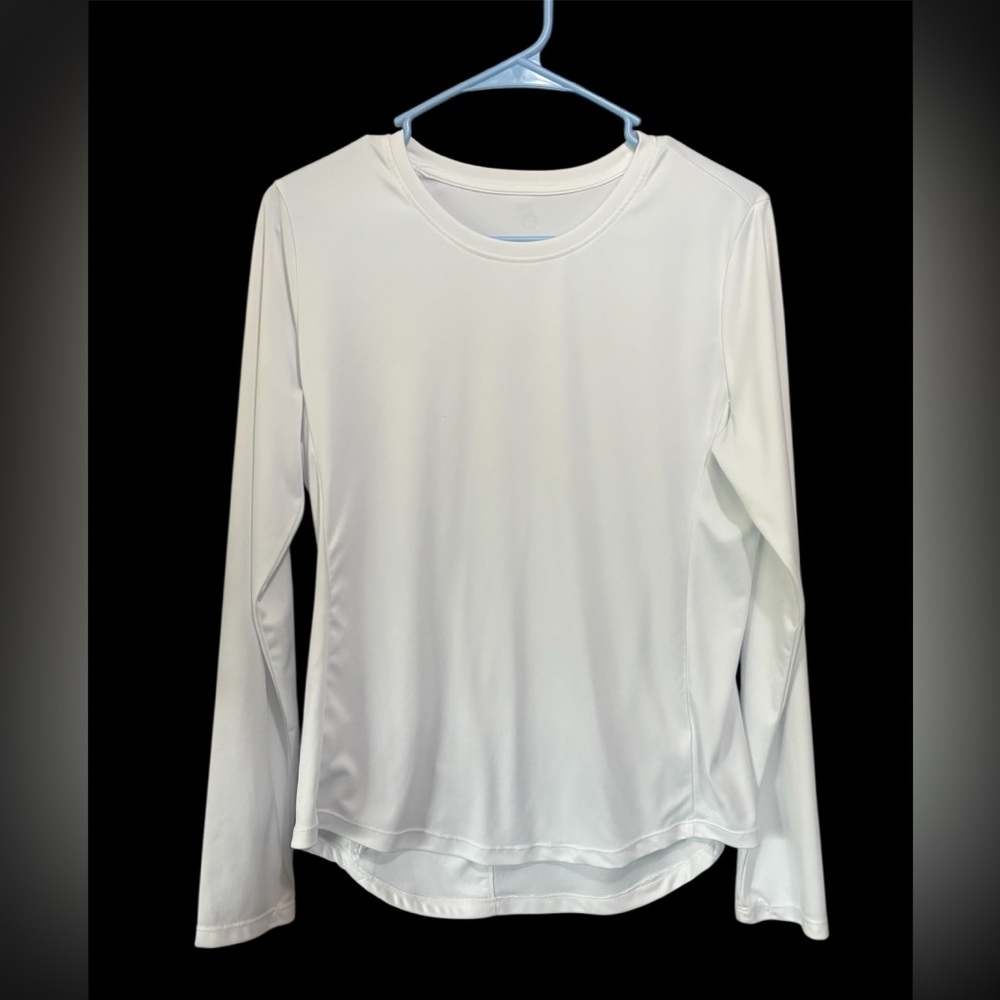 Baleaf Women's Classic White Long Sleeve Tee